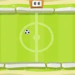 Ilustracja prostego boiska piłkarskiego z centralnie umieszczoną piłką, otoczonego płotkiem z drewnianymi słupkami i elementami ozdobnymi