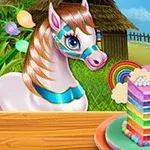 Jednorożec z kolorową grzywą patrzy na wielowarstwowy tęczowy tort na drewnianym stole w wiejskiej scenerii