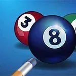 Trzy bile bilardowe z numerami 3, 6 i 8 na niebieskim tle, z widocznym kijem bilardowym