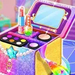 Kolorowe pudełko na biżuterię i kosmetyki z lustrem, ozdobione perełkami i gwiazdkami, na stole w eleganckim pokoju