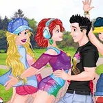 Cztery kolorowo ubrane postacie stojące razem w parku, trzy kobiety i jeden mężczyzna, wszyscy w radosnych pozach