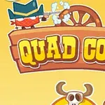 Na jasnym tle znajduje się rysunkowy kowboj strzelający z pistoletu, kaktus w kapeluszu oraz napis Quad Cops w stylu westernowym z kołem powozu i czaszką byka poniżej