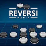 Czarno-białe pionki na niebieskiej planszy z napisem Reversi Mania w tle