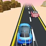 Niebieski samochód jadący po dwupasmowej drodze z żółtymi pasami, otoczonej pustynnym krajobrazem