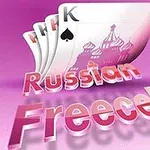 Różowe tło z trzema kartami do gry, królem pik na końcu, oraz napis Russian Freecell u dołu