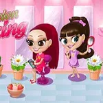 Dwie postacie z kreskówki w salonie fryzjerskim z różowym wystrojem, otoczone roślinami w doniczkach