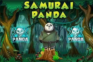 Panda ubrana w strój samuraja, stojąca na pieńku drzewa w lesie z dwoma neonowymi znakami PANDA po bokach