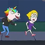 Jakby animowany jednorożec w swetrze i jeansach goni wystraszoną kobietę w fioletowej sukience na chodniku w nocy