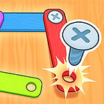 Drewniane kolorowe patyczki połączone śrubami w kształt trójkąta na tle drewnianej powierzchni