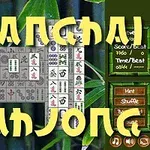 Układ płytek z chińskimi symbolami na tle z motywem bambusa i dużym napisem Shanghai Mahjong