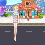 Postać w jasnym stroju stoi na ulicy przed kolorowymi budynkami z neonowym napisem