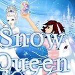 Postacie w zimowej scenerii, jedna trzymająca kulę kryształową, druga w towarzystwie białego konia, z napisem „Snow Queen” na pierwszym planie