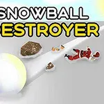 Duża śnieżna kula tocząca się z góry po białej powierzchni z elementami przypominającymi skały i sanie w tle oraz leżący postać w czerwonym stroju