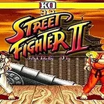 Street Fighter II Dwóch wojowników w tradycyjnych strojach sztuk walki, stojących naprzeciw siebie na drewnianej platformie, z logo Street Fighter II pośrodku