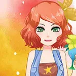 Młoda kobieta o rudych włosach i zielonych oczach trzyma kolorowy kieliszek z owocową dekoracją na tle w ciepłych barwach