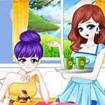 Dwie postacie w stylu anime w kawiarni, jedna siedzi przy stoliku z deserem, druga stoi z tacą i filiżankami, w tle duże okno z widokiem na krajobraz