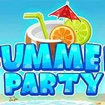 Napis Summer Party na tle plaży z koktajlem, parasolką i plasterkami cytrusów