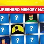 Graficzne pole z kartami do gry pamięciowej z postaciami superbohaterów i nieodkrytymi polami z pytajnikami