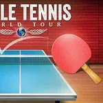 Zielony stół do tenisa stołowego z piłeczką w ruchu na tle czerwonej ściany, po bokach dwie paletki pingpongowe, jedna niebieska, druga czerwona, oraz napis Table Tennis World Tour