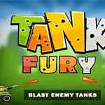 Kolorowy napis Tank Fury na tle zielonego krajobrazu z dwoma czołgami strzelającymi pociskami u dołu