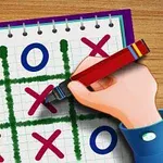 Ręka rysująca czerwony krzyżyk na kartce z notatnika z siatką do gry w kółko i krzyżyk