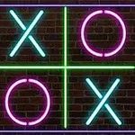 Neonowy napis na tle ceglanej ściany z symbolami X i O oraz słowem VEGAS obok