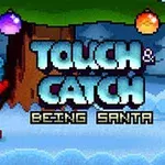 Postać Mikołaja ubrana na czerwono z workiem prezentów na tle choinki z kolorowymi bombkami, obok napis Touch & Catch Being Santa