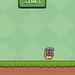 Żółty stworek z otwartą paszczą pełną kolców stoi na trawie na tle zielonej, romboidalnej tapety