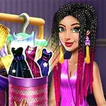 Kobieta z warkoczami w fuksjowej sukience stojąca obok wieszaka z kolorowymi ubraniami i trzymająca różowy kosz z miniaturowymi sukienkami