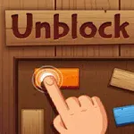 Dłoń dotykająca pomarańczowy klocek na drewnianym tle z napisem Unblock It