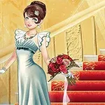 Kobieta w eleganckiej sukni z bukietem kwiatów stoi na tle złotych schodów